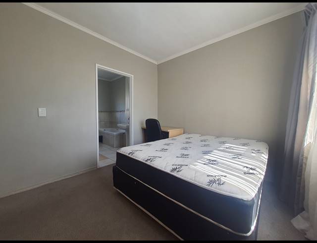 2 BEDROOM APARTMENT RENTED IN SUNNINGHILL
